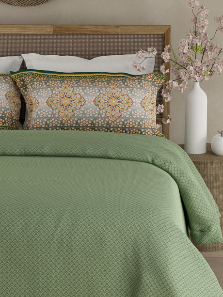 Heritage Walk 100% Egyptian Cotton 200 TC Green Ethnic Print King Bedsheet with 2 Pillow Covers