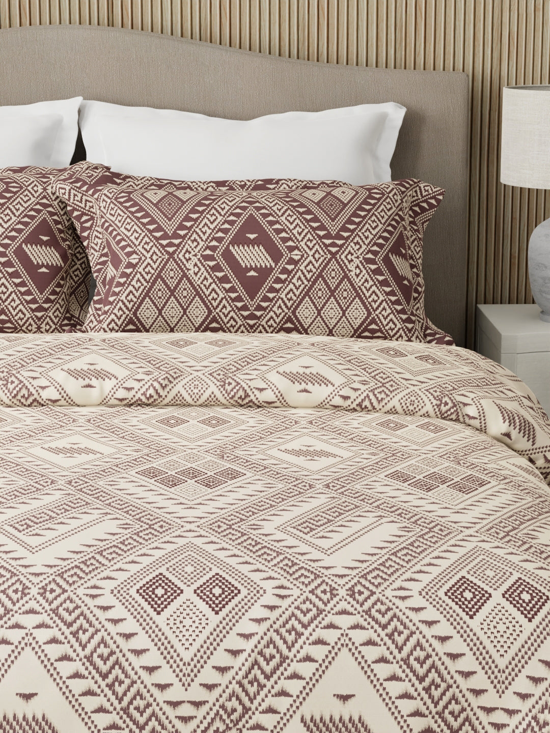 Embrace 100% Cotton 152 TC Brown Geometrical Print Double Bedsheet with 2 Pillow Covers