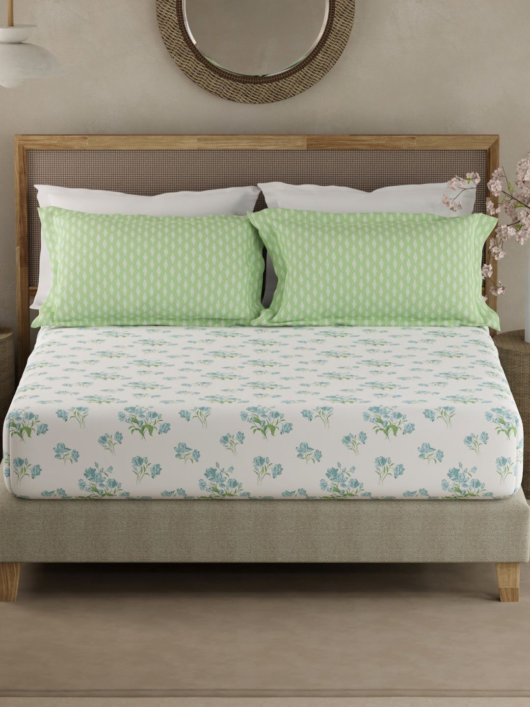Valatia 100% Cotton 200 TC White & Green Floral King Fitted Bedsheet with 2 Pillow Covers