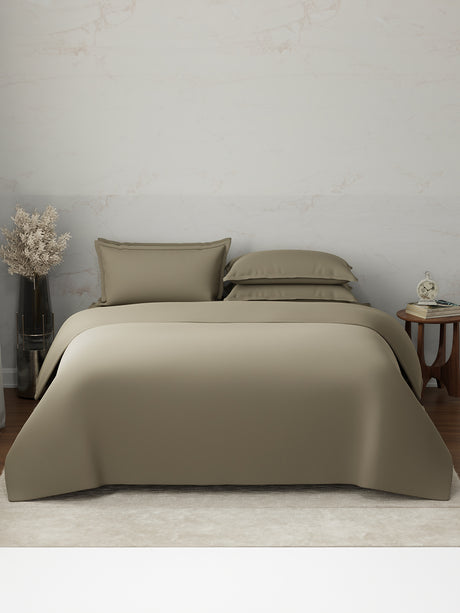 100% Cotton, 300 TC | King Size Bedding Set | 1 Bedsheet with 1 Duvet Cover & 4 Pillow Covers | Emblem Collection - Green