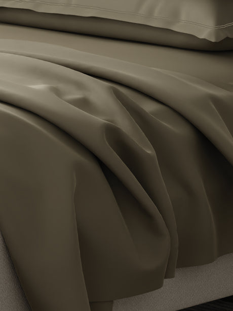 100% Cotton 300 TC | King Dyed Bedsheet with 4 Pillow Covers | Emblem Collection - Green